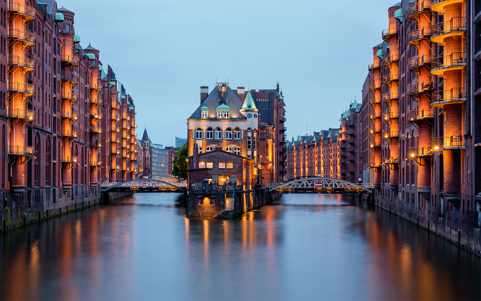 Khu nhà cổ Speicherstadt & Hafen City ở Hamburg. Ảnh: Getyourguide